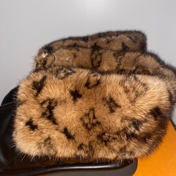 Louis Vuitton Pillow Mink Fur & Leather Boots - Picture 3 of 11